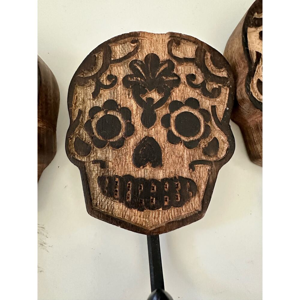 Halloween Skull Rustic Wood Hook Hangers - Picture 9 of 13